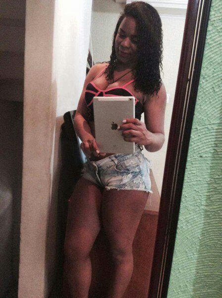 Dyana Leite 53
