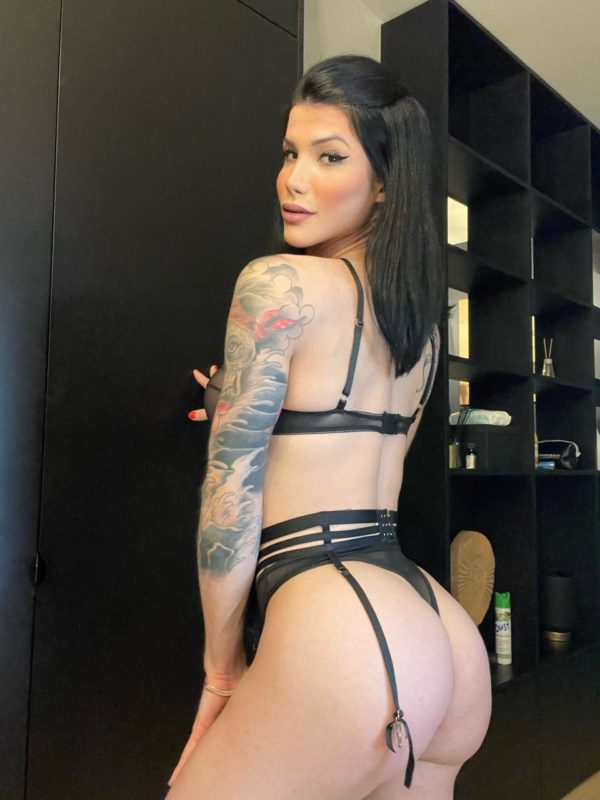 Victória Carvalho 33