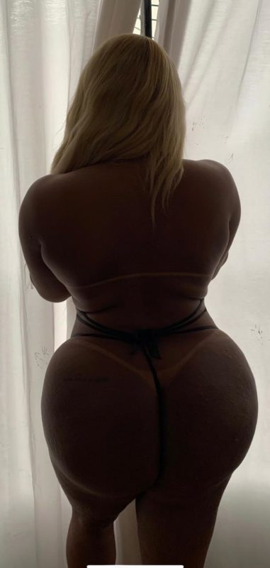 Naomi Ferrari 28