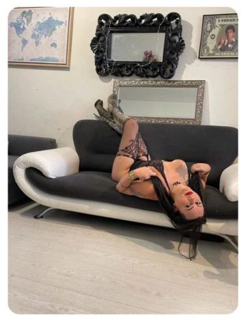 Monicke Costa 6