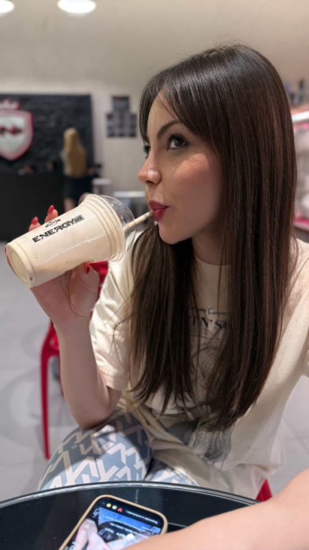 Gabriela Nicola 33