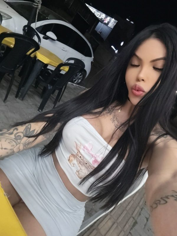 Raylla Muniz 24
