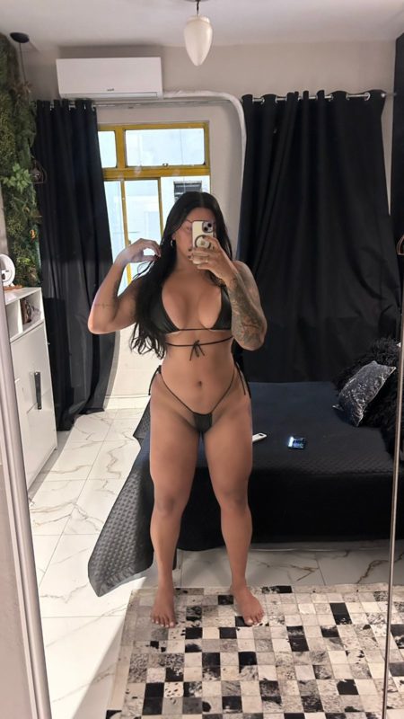 Monyque Soares 6