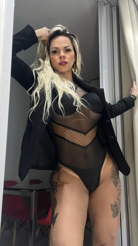 Kely Couto 22