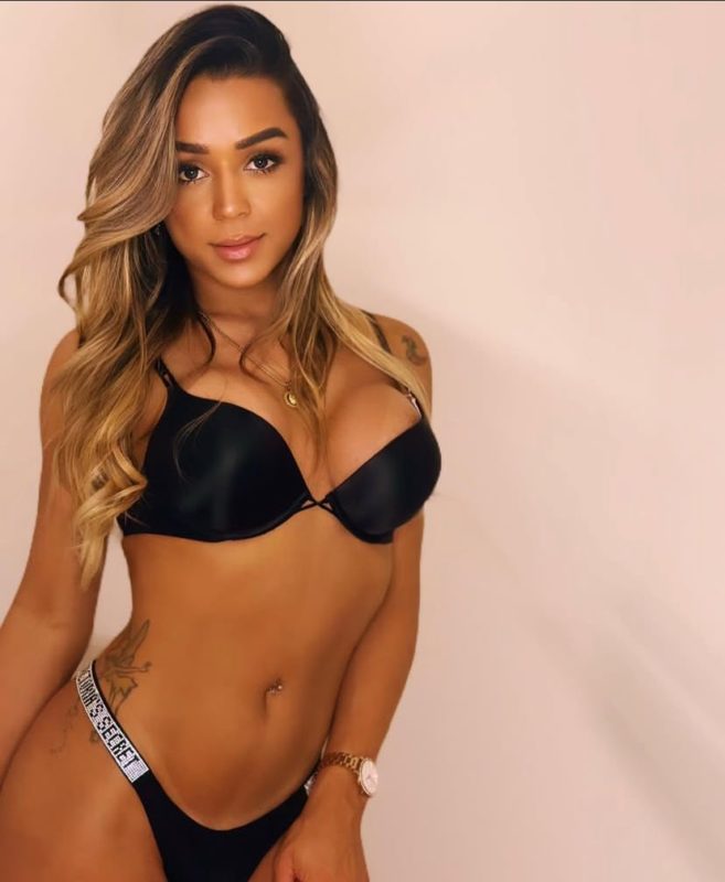Sabrina Fernande 53