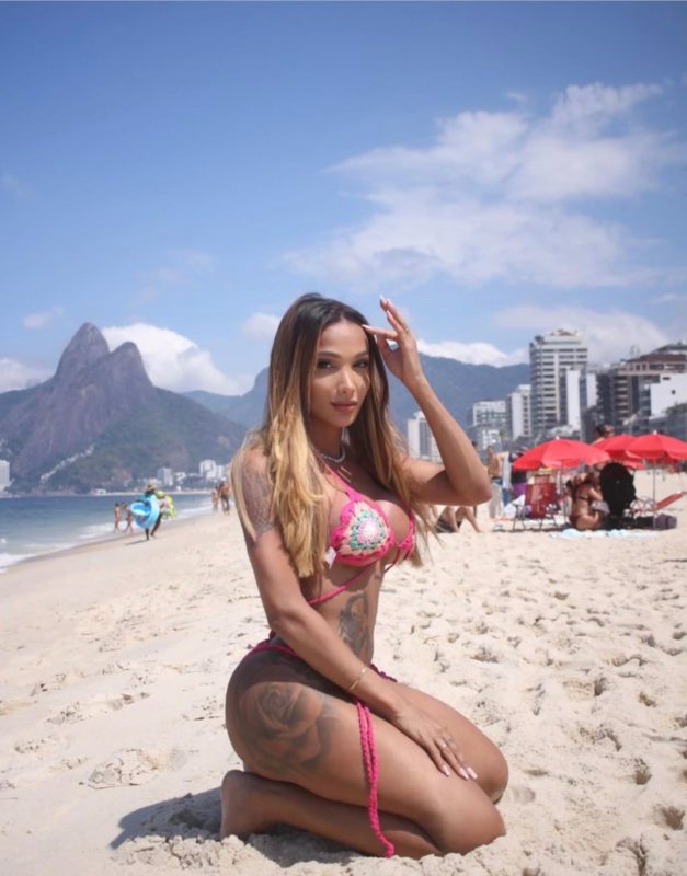 Bella Cazarré 19