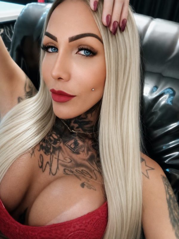 Thalya Ferrari 1