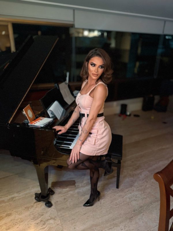 Antonella Raphaelle 3