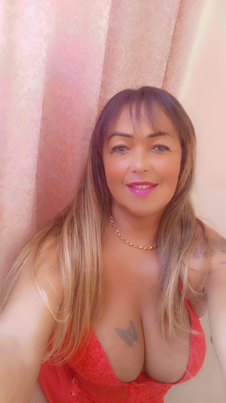 Aline Martinelly 12