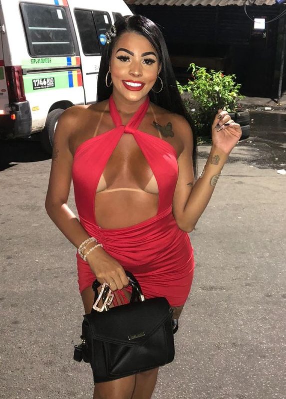 Julinha Tavares 27