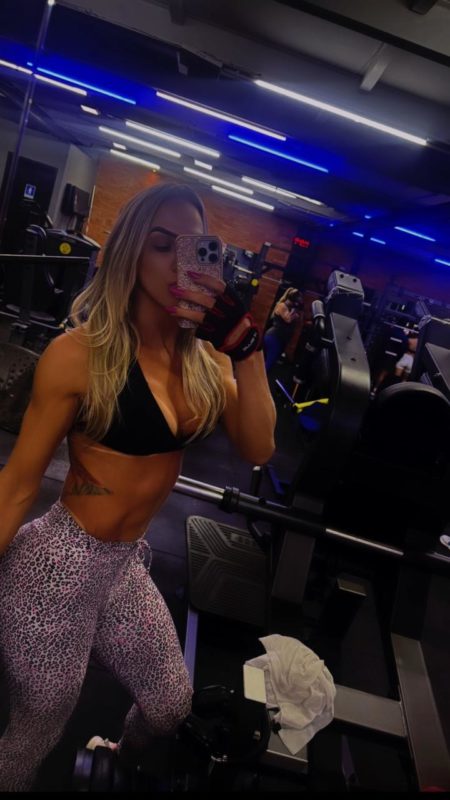 Jamily Castro 32