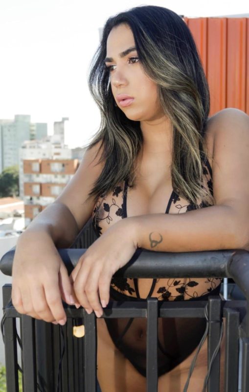 Ariana Bastos 17
