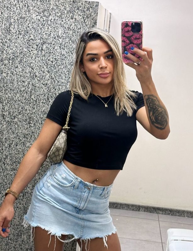 Sabrina Fernande 63