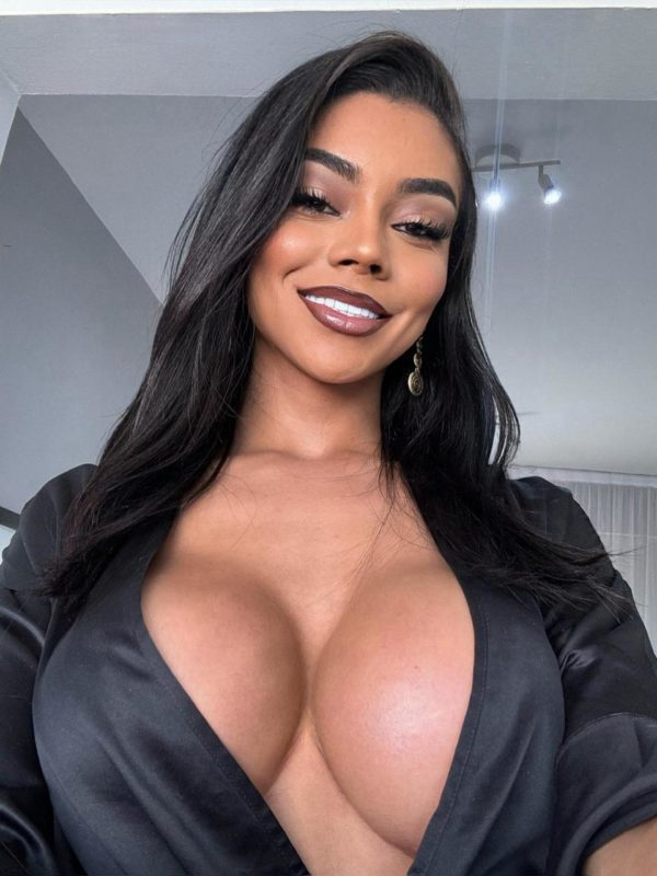 Rebecca Lopes 41