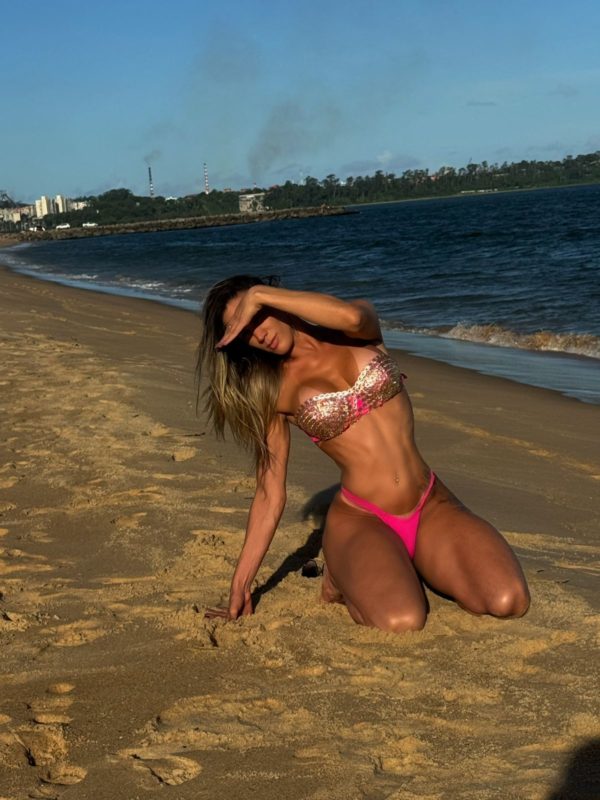 Jamily Castro 77