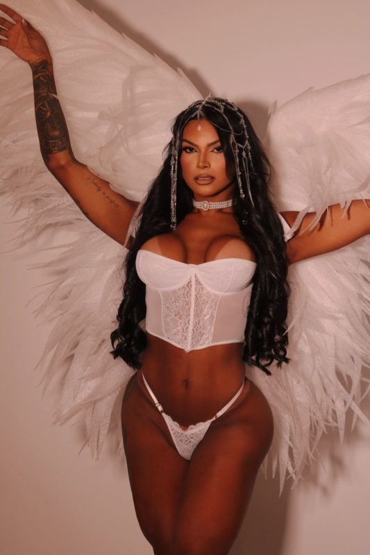 Monyque Soares 18