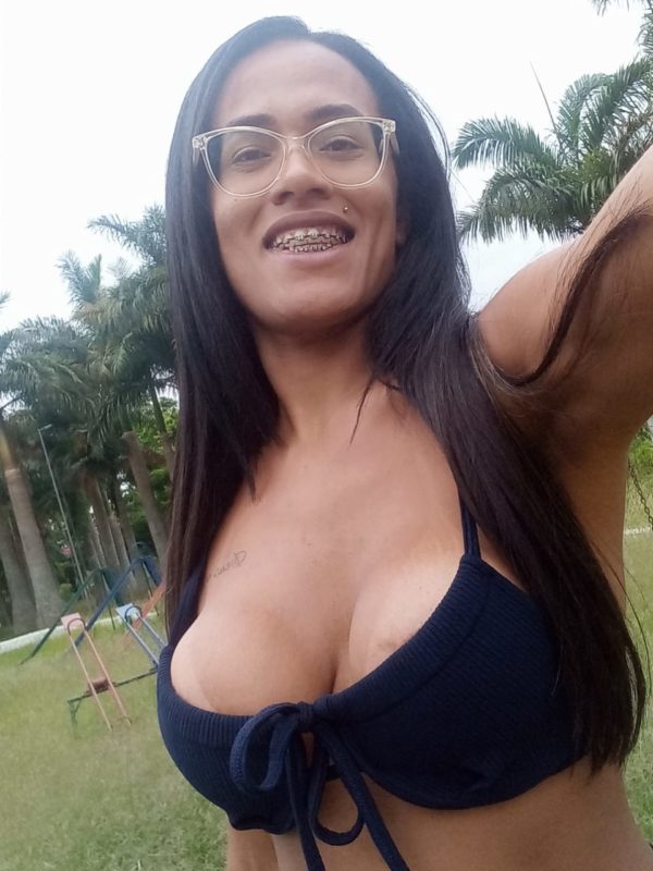 Mariana Rios 24