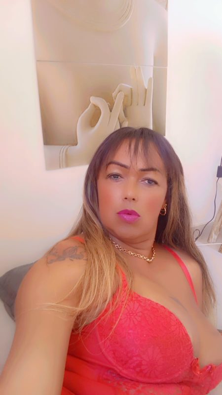 Aline Martinelly 8