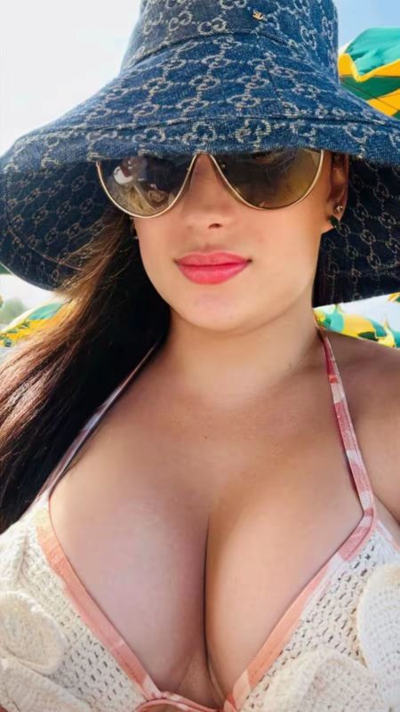 Eduarda Farias 27