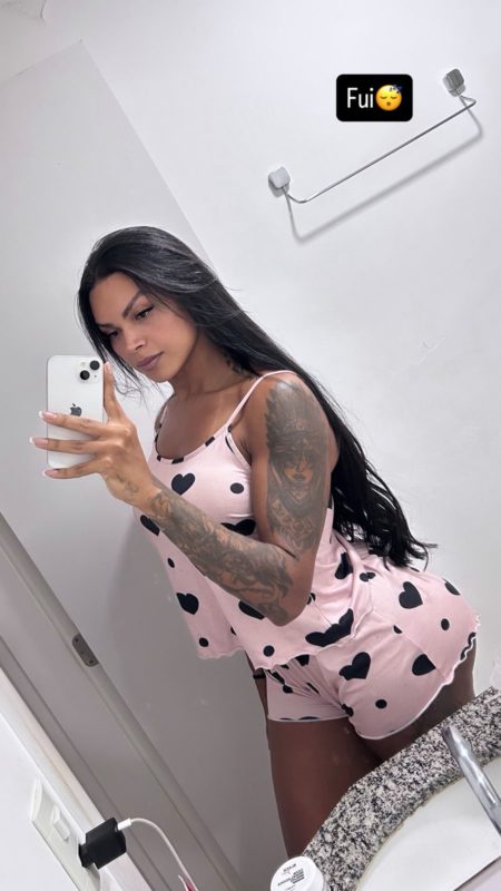 Monyque Soares 46