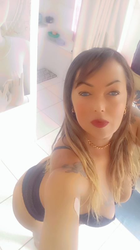 Aline Martinelly 2