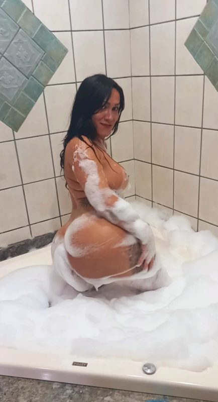 Hellen Castro 40