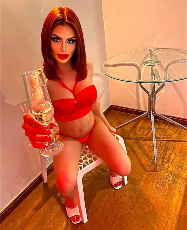 Antonella Raphaelle 23