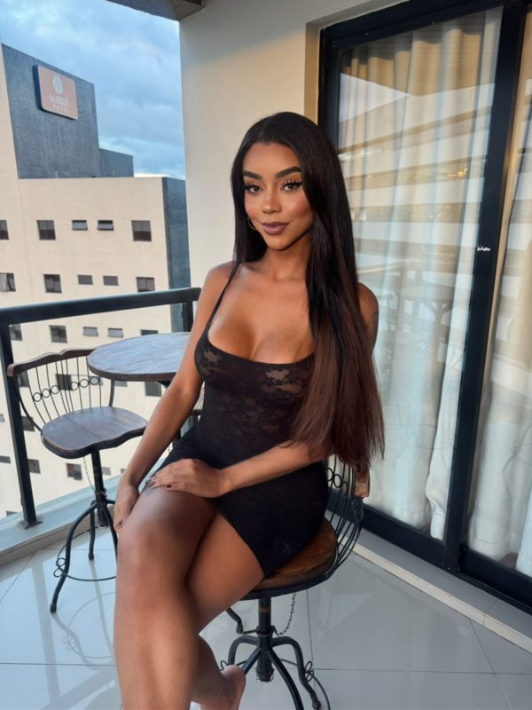 Rebecca Lopes 36