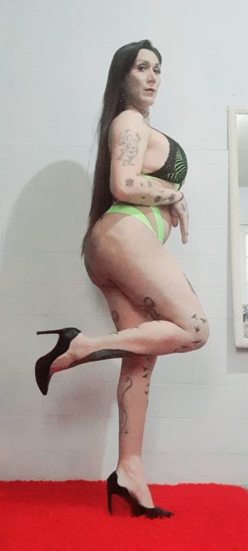 Nayane Hikita 10