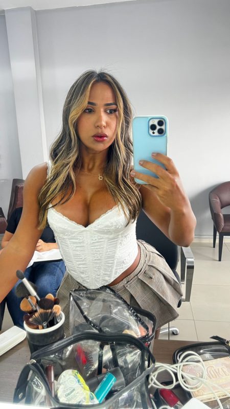Ariana Bastos 7