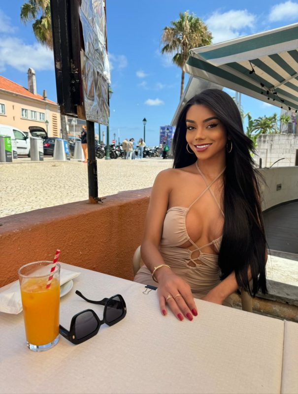 Rebecca Lopes 45