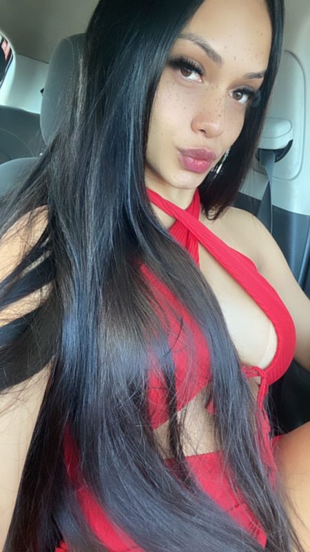 Bianca Sousa 25