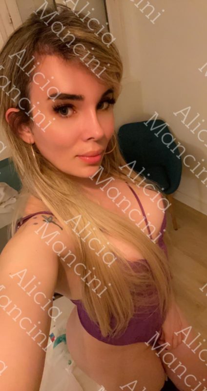 Alicia Mancini 27
