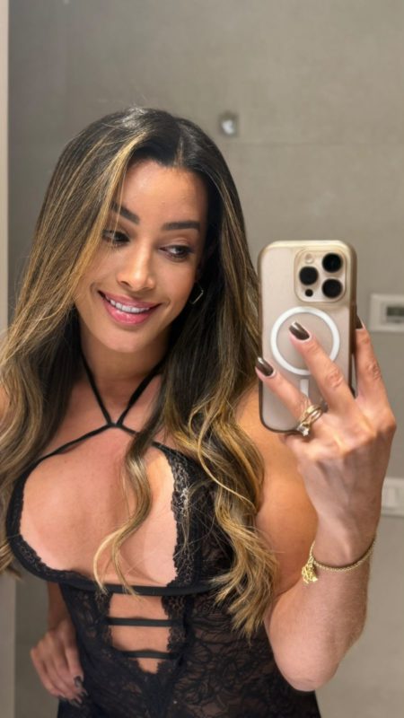 Iris Araújo 17