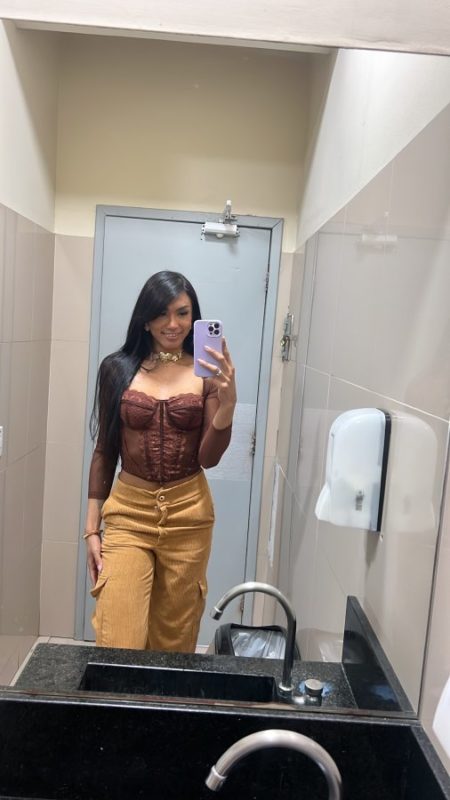 Julia Barcellos 12