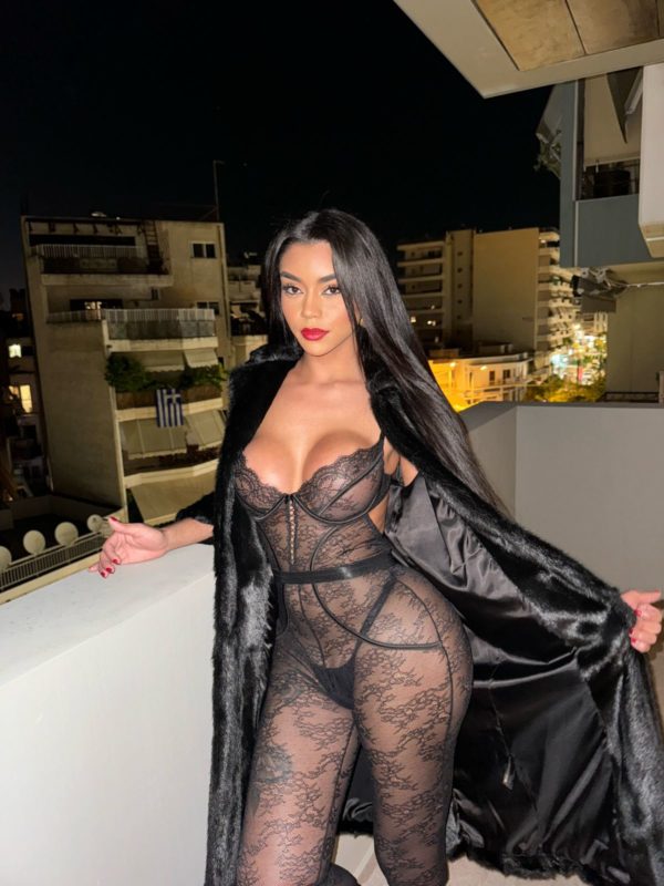 Rebecca Lopes 48