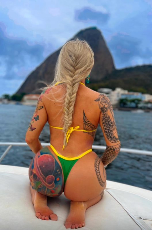 Nicolly DiCapri 52