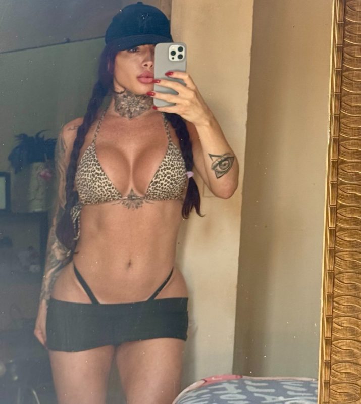 Arielle Carioca 26