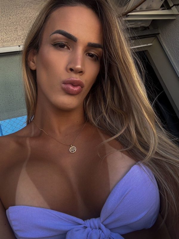 Jamily Castro 32