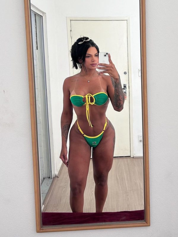 Monyque Soares 56