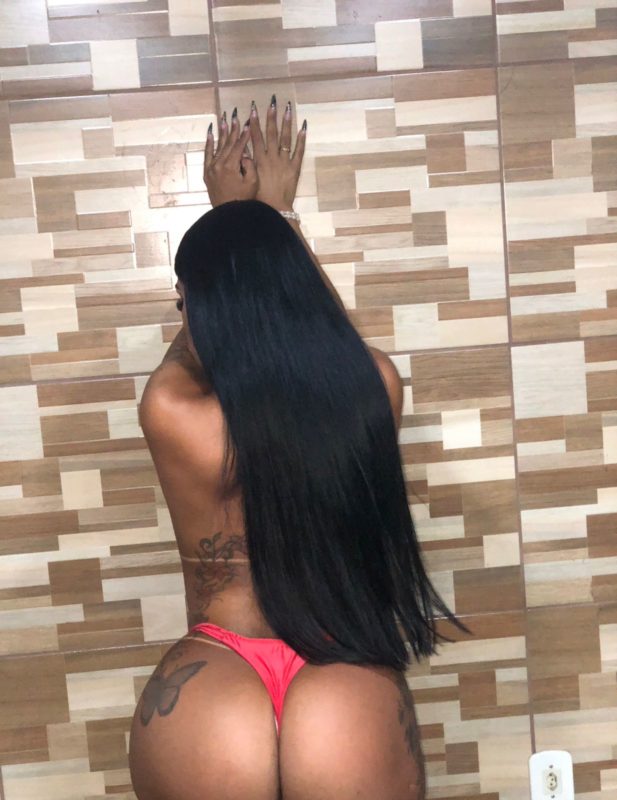 Julinha Tavares 24