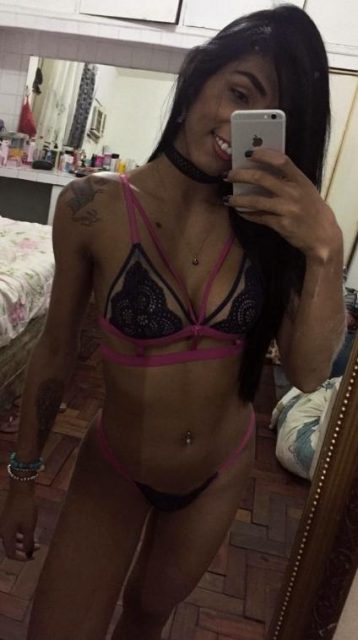 Julia Barcellos 12