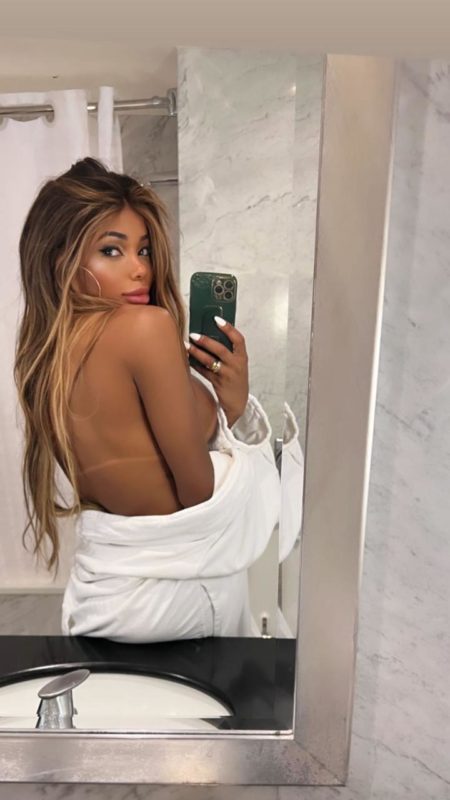Mikaella Moura 26