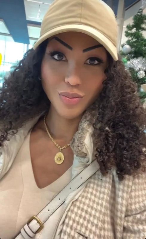 Barbie Preta 115