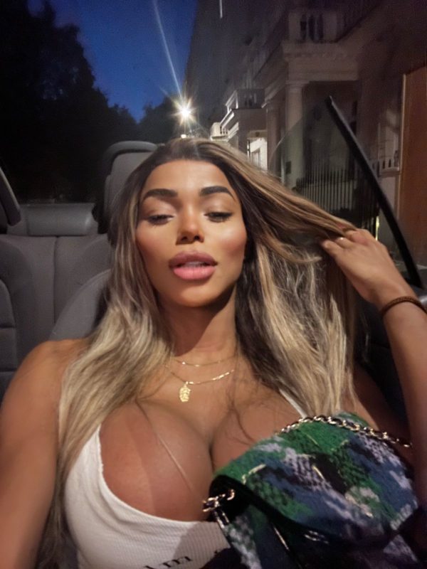 Mikaella Moura 43