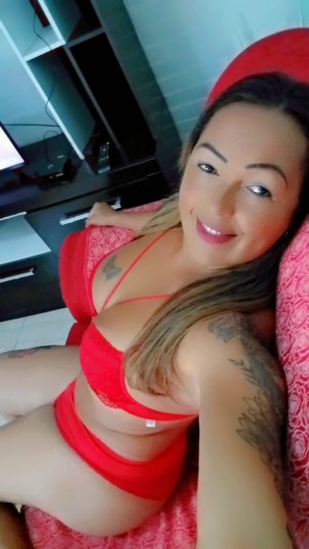 Aline Martinelly 15