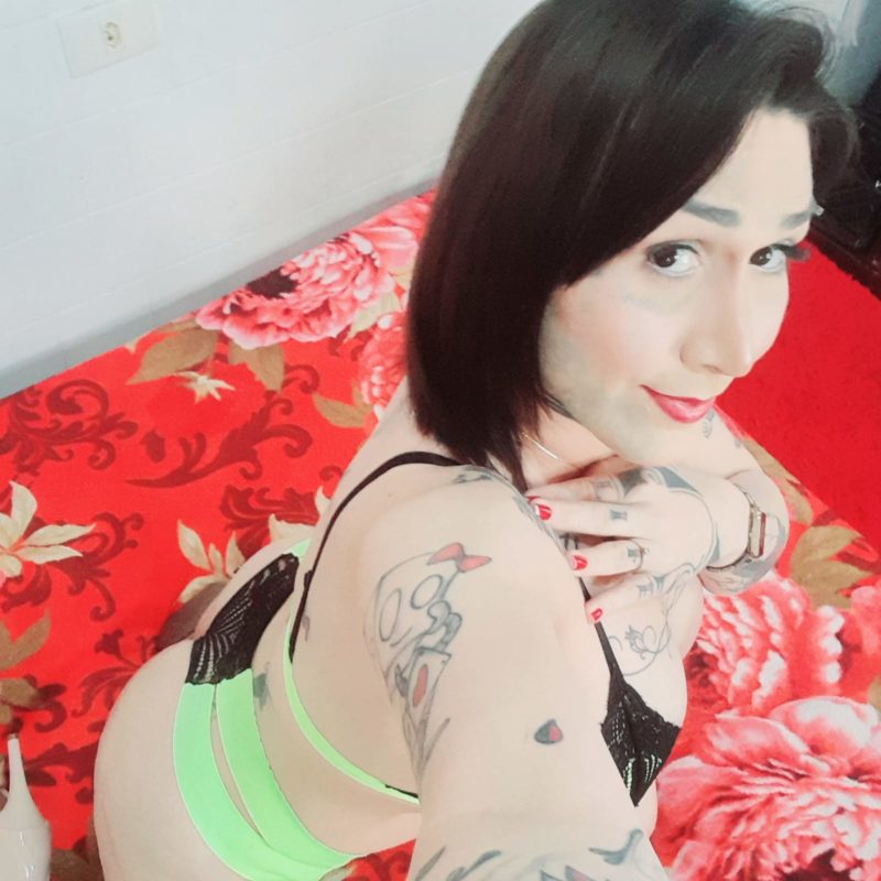 Nayane Hikita 64