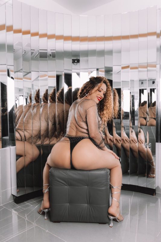Bella Morena 48