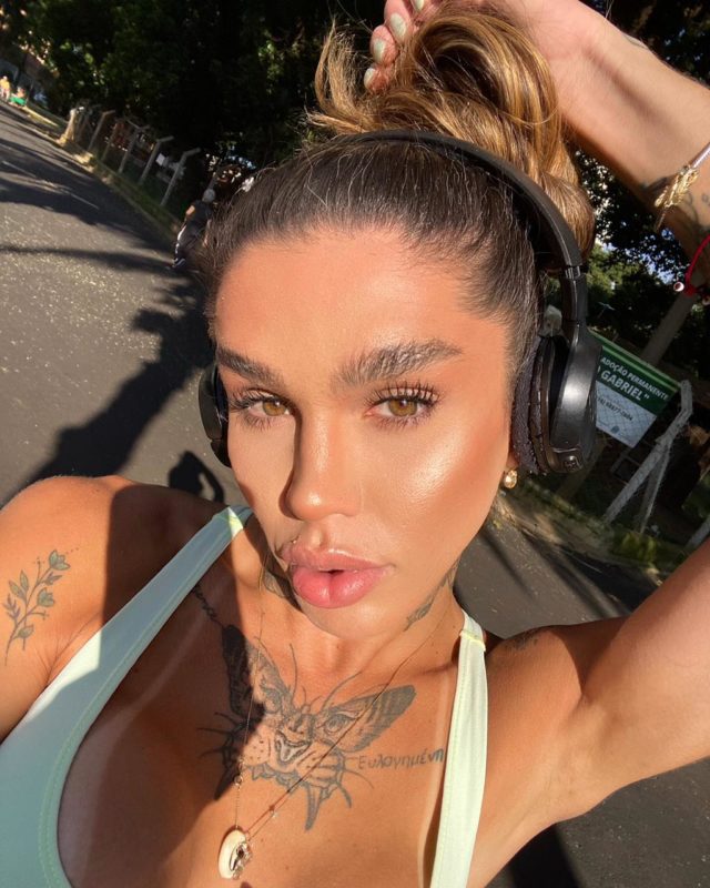 Giovanna Foxy 3
