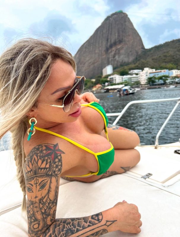 Nicolly DiCapri 63